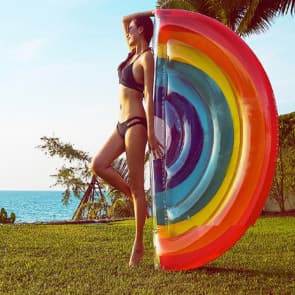 180cm Inflatable Rainbow Pool Float Raft Large Outdoor Swimming Pool Inflatable Float Toy Floatie Lounge Toy for Adults & Kids