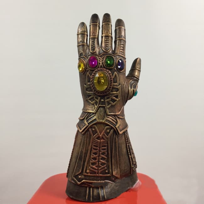 thanos gauntlet toy moving fingers